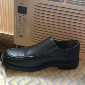 Ur seeing dress shoes brand new